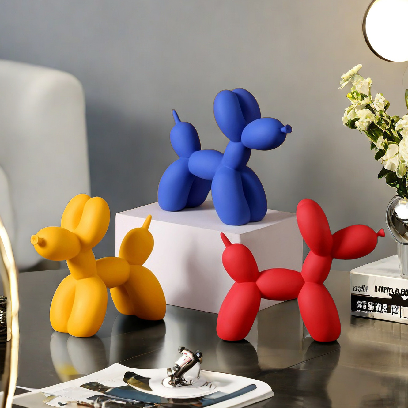 Home Decor Exhibition - Einfarbige Ballonhund-Statue Heimdekoration Kunstharz-Figur Handarbeit TV-Schrank